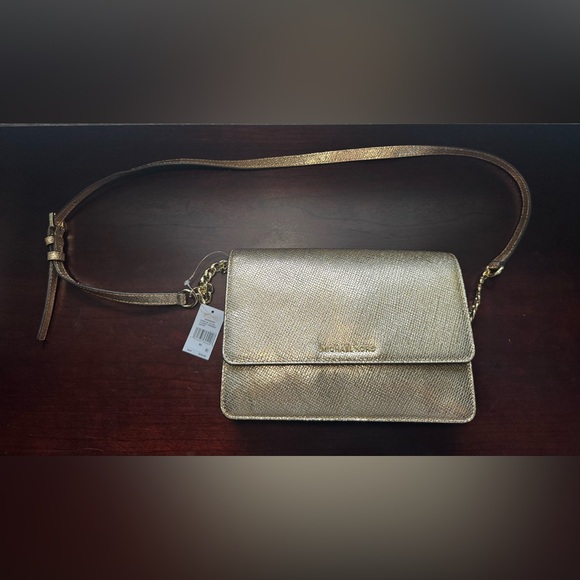NWT Michael Kors Daniela Gold Crossbody Bag - Picture 1 of 12
